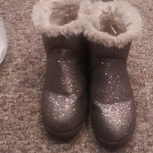 Girls boots